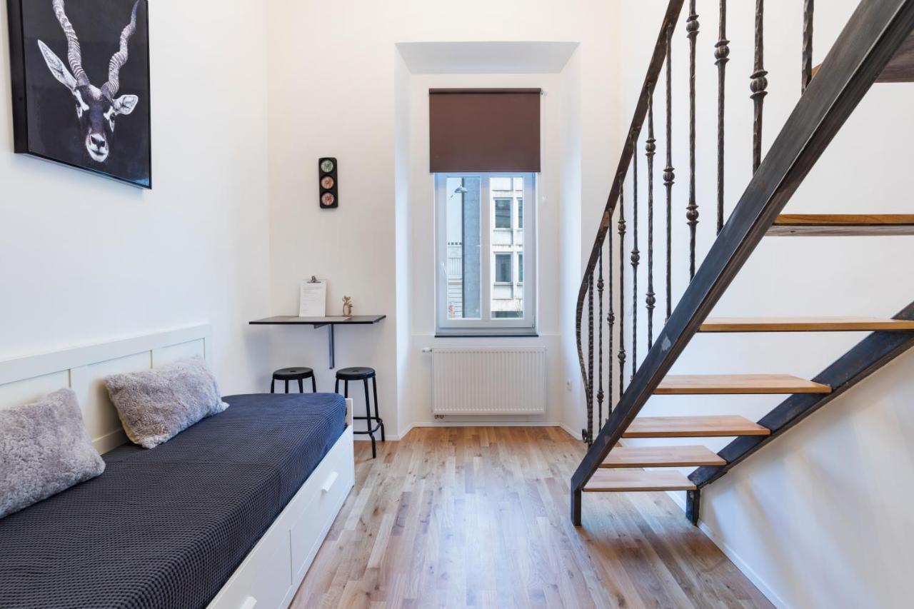 Rhino Apartments Любляна Екстериор снимка