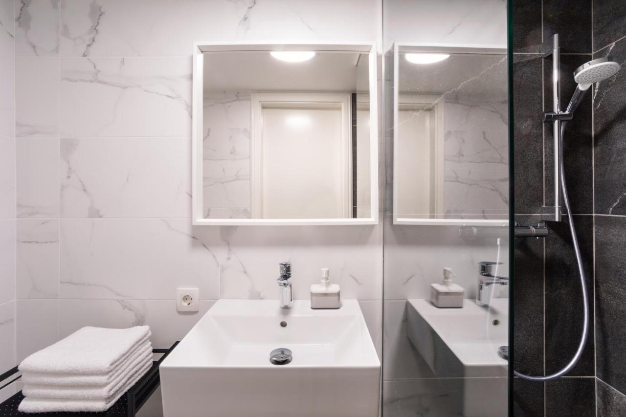 Rhino Apartments Любляна Екстериор снимка
